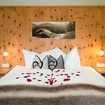 Hirsch By Interhome